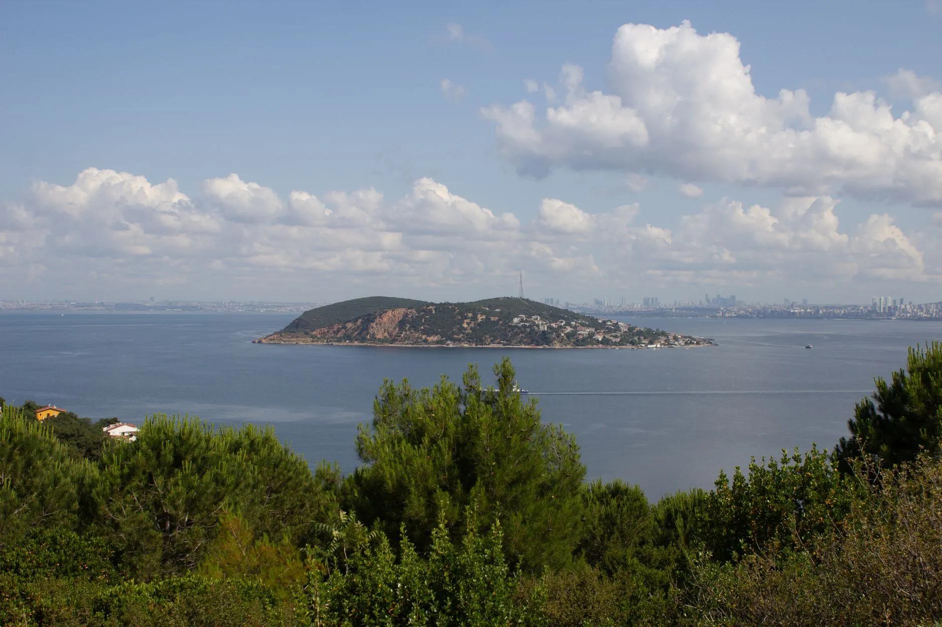 Gasmata Island
