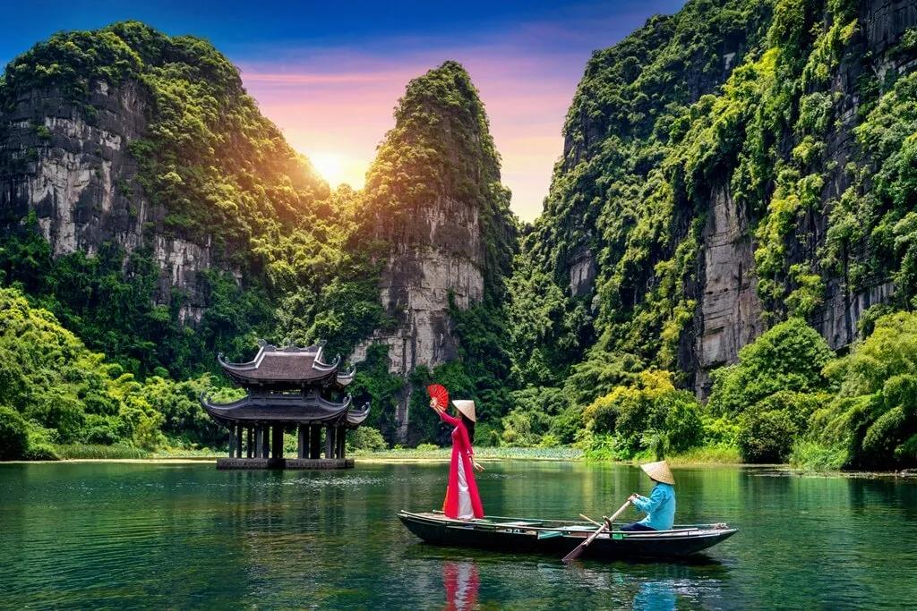 Elegant Vietnam & Laos & Kamboçya Turu Türk Havayolları ile 9 Gece 10 Gün (HAN-SGN)