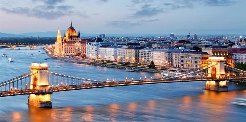 Ekspress Orta Avrupa Turu Ajet Hy İle Bratislava Turu Dahil 5 Gece 6 Gün (PRG-BUD) 2027